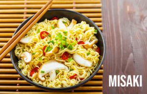Vari tipi di noodles misaki sushi